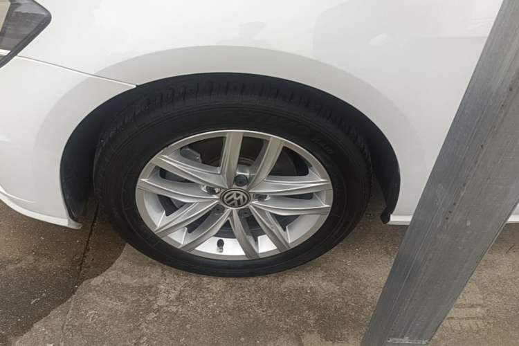 Used Volkswagen Golf 2019 280TSI DSG Comfort Version China V Standard Left Front Wheel Hub