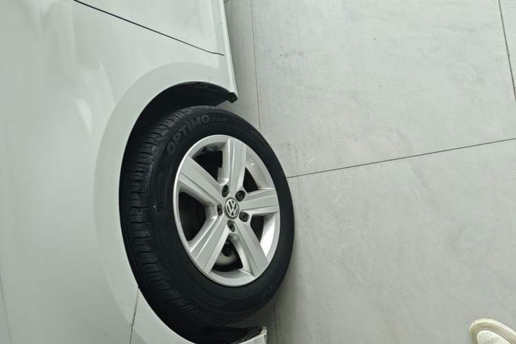 Used Volkswagen Golf 2019 1.6L Automatic Fashion Model China V Standard Left Front Wheel Hub