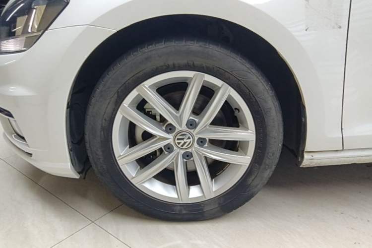 Used Volkswagen Golf 2019 1.6L Automatic Comfort Model China V Standard Left Front Wheel Hub