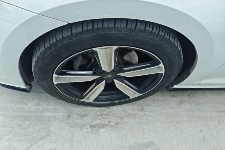 Used Volkswagen Golf 2019 280TSI DSG R-Line Model China V Standard Left Front Wheel Hub