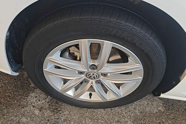 Used Volkswagen Golf 2019 200TSI DSG Comfort & Ambition Edition China VI Standard Left Front Wheel Hub