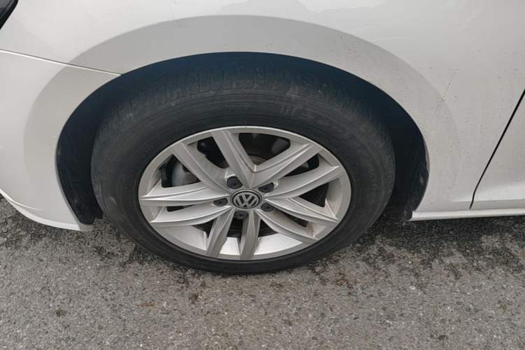 Used Volkswagen Golf 2019 200TSI DSG Comfort & Ambition Edition China VI Standard Left Front Wheel Hub