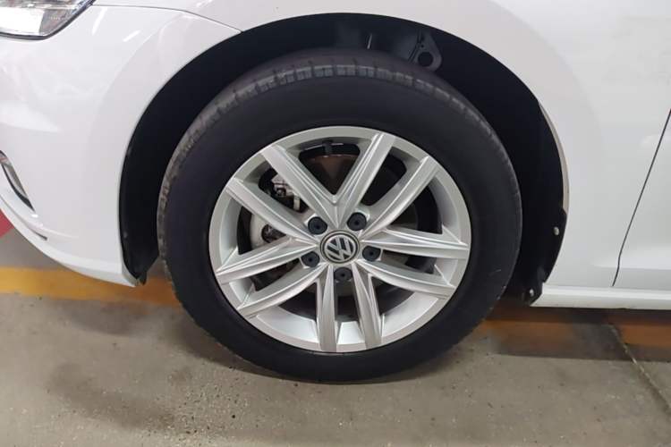 Used Volkswagen Golf 2019 200TSI DSG Comfort & Ambition Edition China VI Standard Left Front Wheel Hub