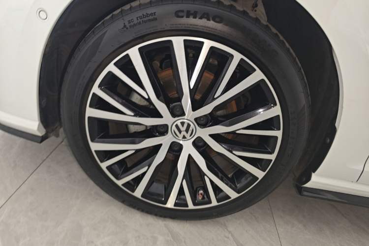Used Volkswagen Golf 2019 280TSI DSG Flagship Model China V Standard Left Front Wheel Hub