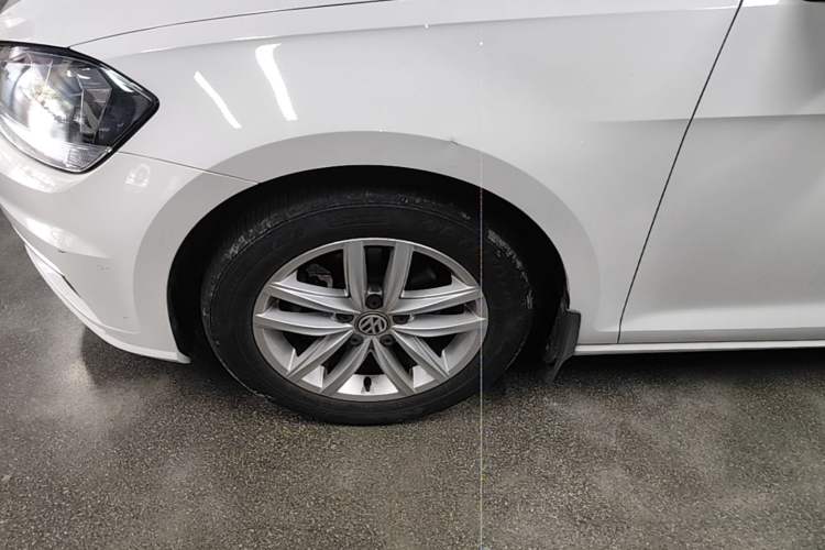 Used Volkswagen Golf 2019 200TSI DSG Comfort & Ambition Edition China VI Standard Left Front Wheel Hub