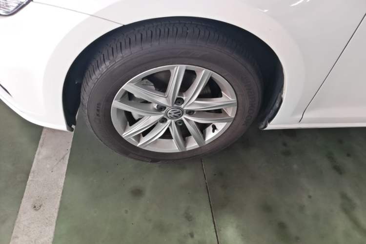 Used Volkswagen Golf 2019 200TSI DSG Comfort & Ambition Edition China VI Standard Left Front Wheel Hub