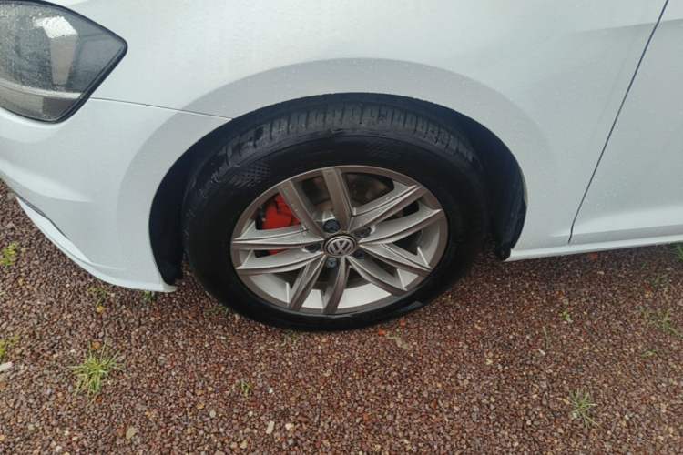 Used Volkswagen Golf 2019 280TSI DSG Comfort Version China VI Standard Left Front Wheel Hub