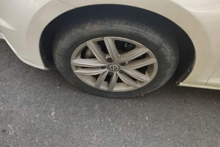 Used Volkswagen Golf 2019 280TSI DSG Comfort Version China VI Standard Left Front Wheel Hub