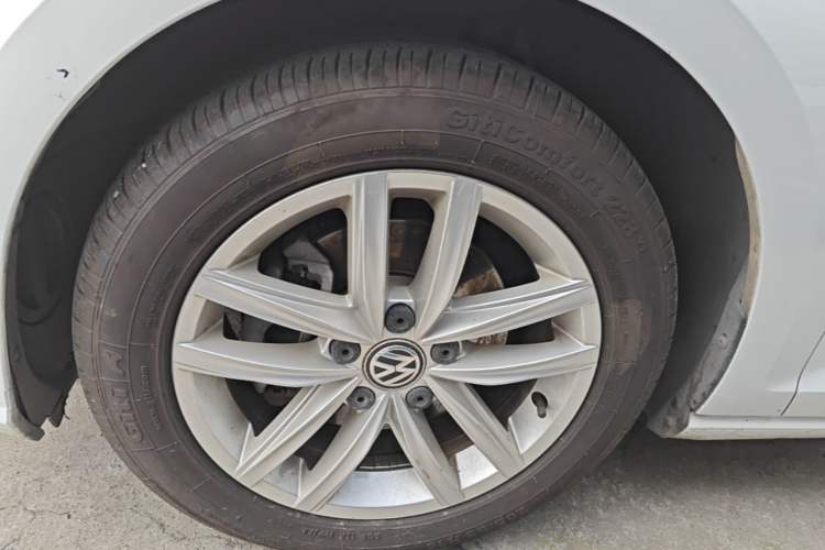 Used Volkswagen Golf 2019 200TSI DSG Comfort & Ambition Edition China VI Standard Left Front Wheel Hub