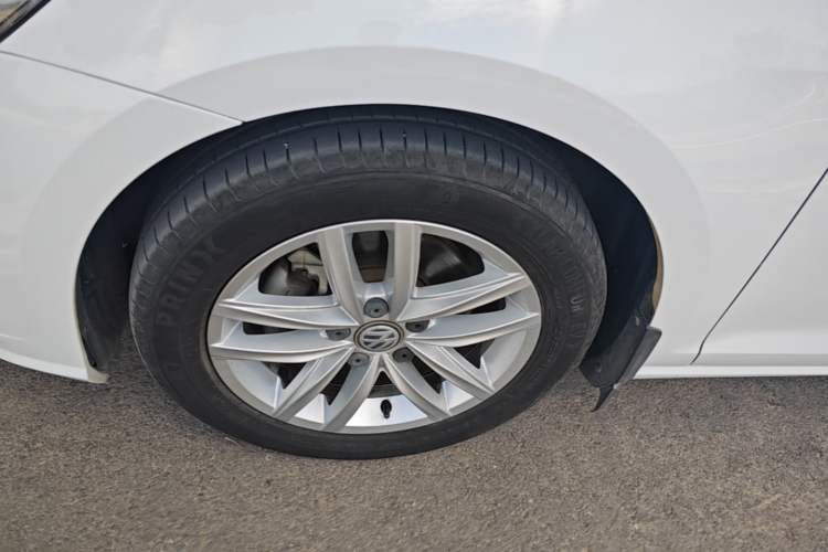 Used Volkswagen Golf 2019 280TSI DSG Comfort Version China VI Standard Left Front Wheel Hub