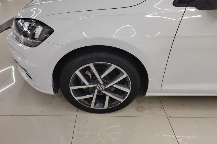 Used Volkswagen Golf 2019 280TSI DSG Luxury Version China VI Standard Left Front Wheel Hub