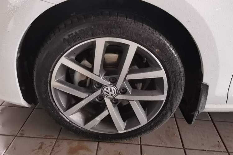 Used Volkswagen Golf 2019 280TSI DSG Luxury Version China V Standard Left Front Wheel Hub