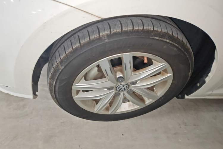 Used Volkswagen Golf 2019 1.6L Automatic Comfort Model China V Standard Left Front Wheel Hub