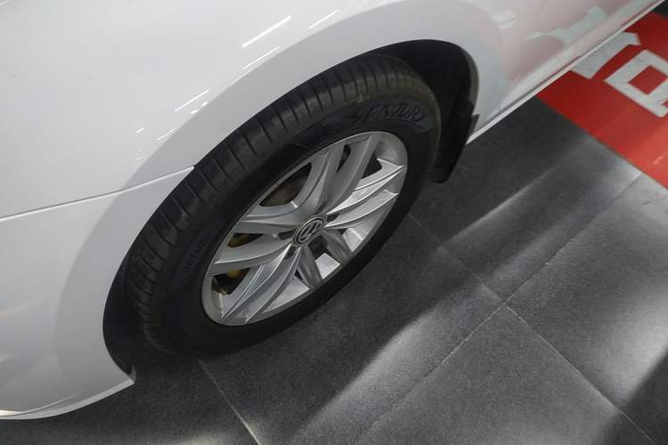 Used Volkswagen Golf 2019 280TSI DSG Comfort Version China VI Standard Left Front Wheel Hub