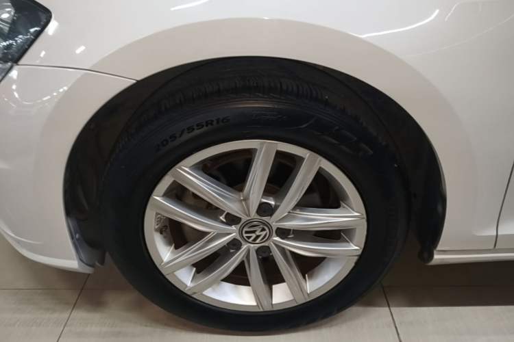 Used Volkswagen Golf 2019 200TSI DSG Comfort & Ambition Edition China VI Standard Left Front Wheel Hub