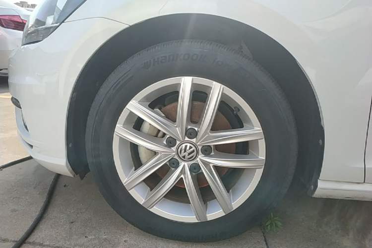 Used Volkswagen Golf 2019 280TSI DSG Comfort Version China V Standard Left Front Wheel Hub