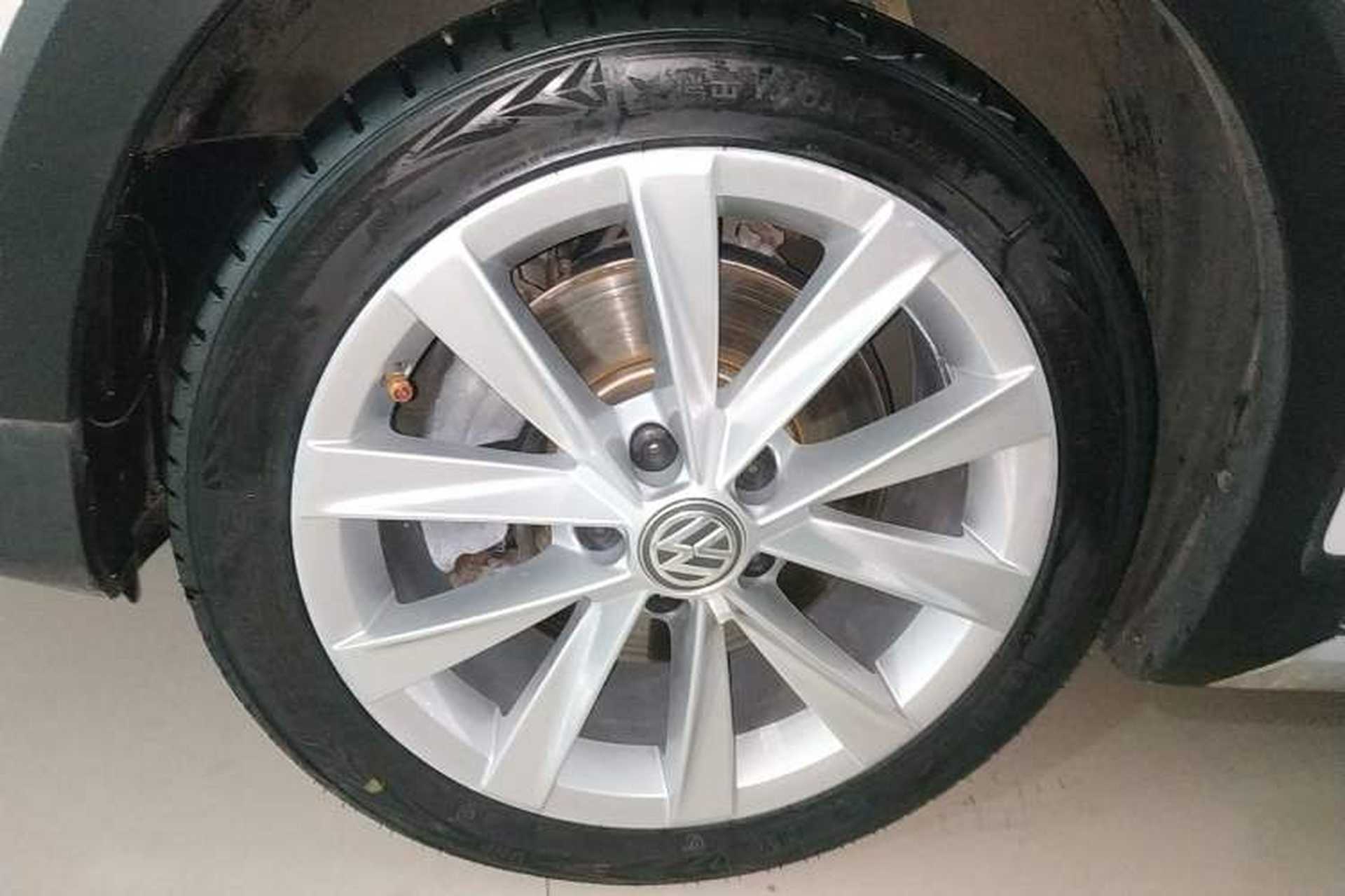 Used Volkswagen Golf 2019 1.8TSI Travel Edition Left Front Wheel Hub