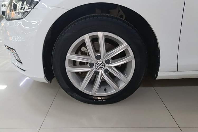 Used Volkswagen Golf 2019 200TSI DSG Comfort & Ambition Edition China VI Standard Left Front Wheel Hub
