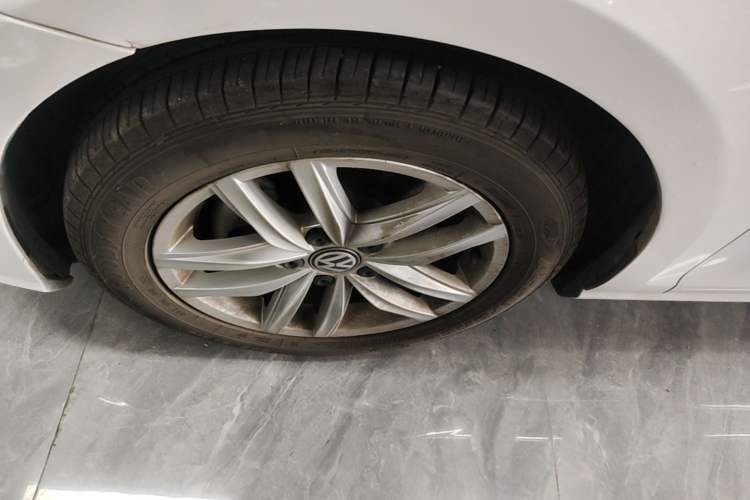 Used Volkswagen Golf 2019 1.6L Automatic Comfort Model China V Standard Left Front Wheel Hub