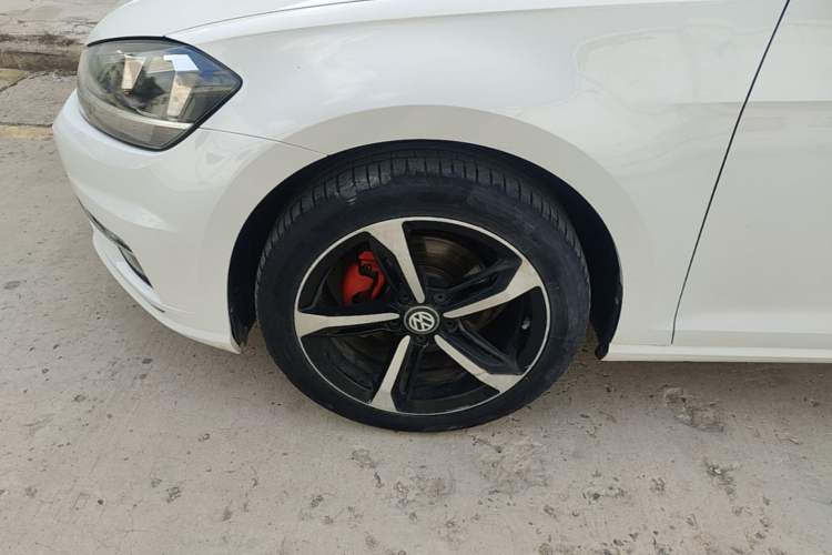 Used Volkswagen Golf 2019 280TSI DSG Comfort Version China V Standard Left Front Wheel Hub