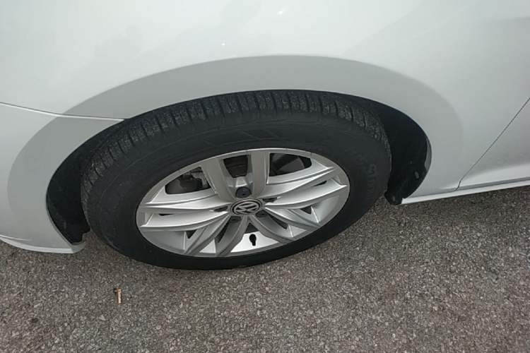 Used Volkswagen Golf 2019 1.6L Automatic Comfort Model China V Standard Left Front Wheel Hub