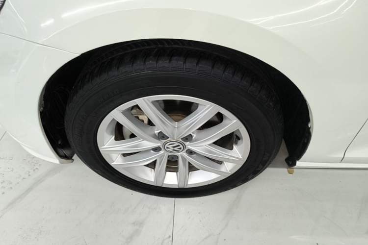 Used Volkswagen Golf 2019 280TSI DSG Comfort Version China V Standard Left Front Wheel Hub