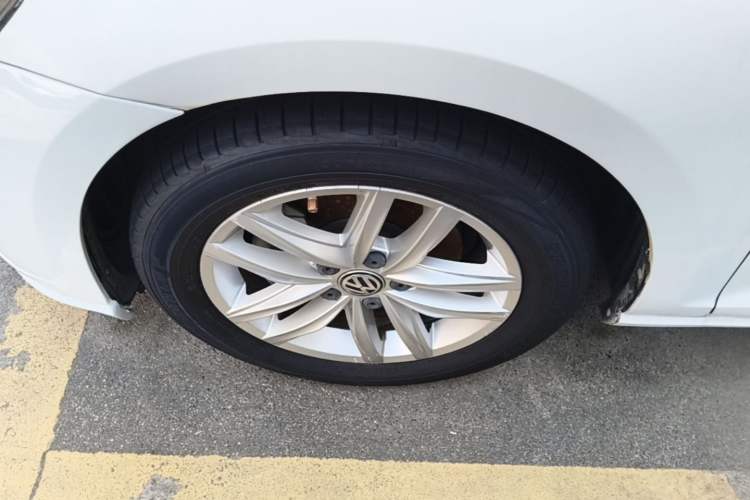 Used Volkswagen Golf 2019 280TSI DSG Comfort Version China V Standard Left Front Wheel Hub