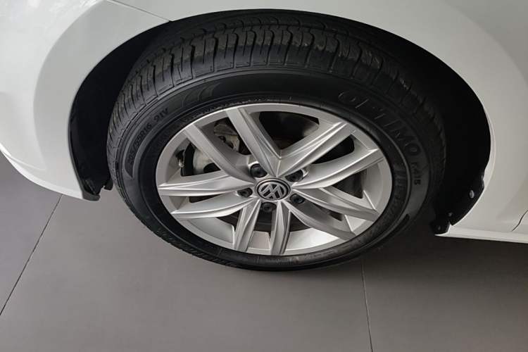 Used Volkswagen Golf 2019 1.6L Automatic Comfort Model China V Standard Left Front Wheel Hub