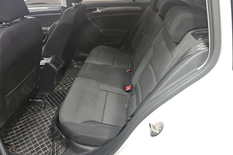 Used Volkswagen Golf 2019 1.8TSI Travel Edition Left Rear Seat