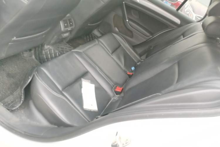 Used Volkswagen Golf 2019 200TSI DSG Comfort & Ambition Edition China VI Standard Left Rear Seat
