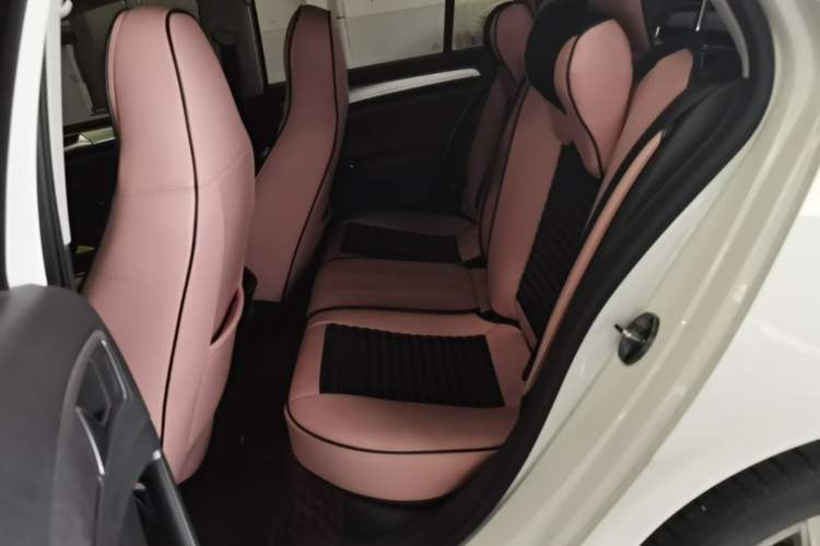 Used Volkswagen Golf 2019 200TSI DSG Comfort & Ambition Edition China VI Standard Left Rear Seat
