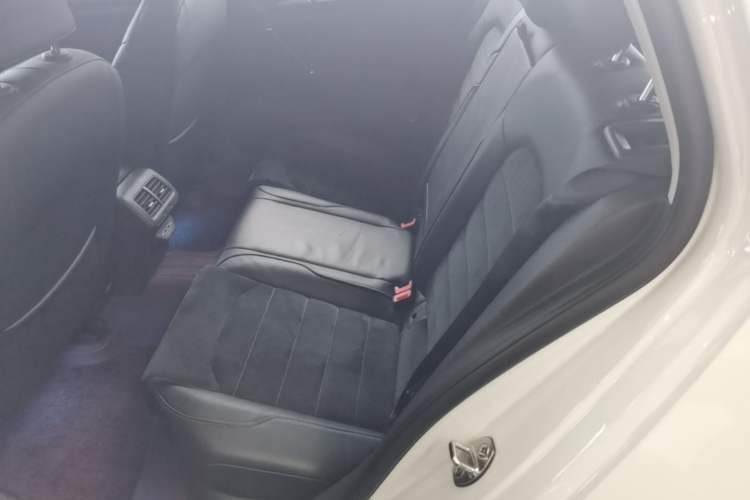 Used Volkswagen Golf 2019 280TSI DSG Luxury Version China VI Standard Left Rear Seat
