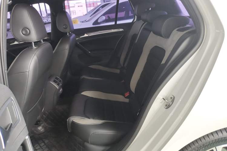 Used Volkswagen Golf 2019 280TSI DSG R-Line China VI Standard Left Rear Seat