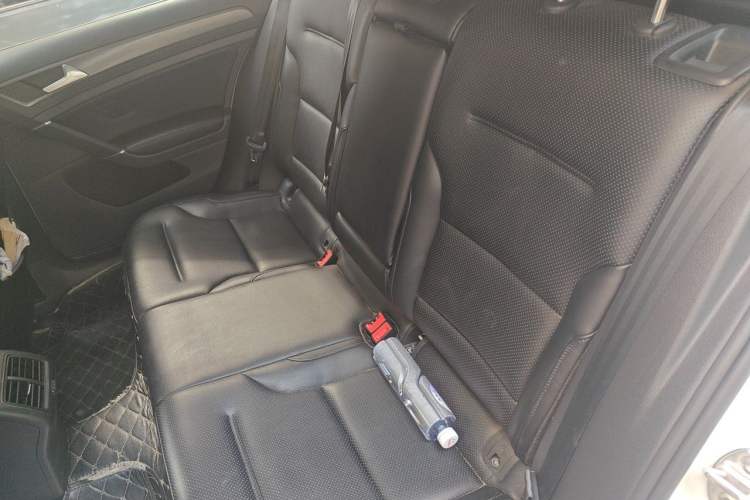 Used Volkswagen Golf 2019 1.8TSI Travel Edition Left Rear Seat