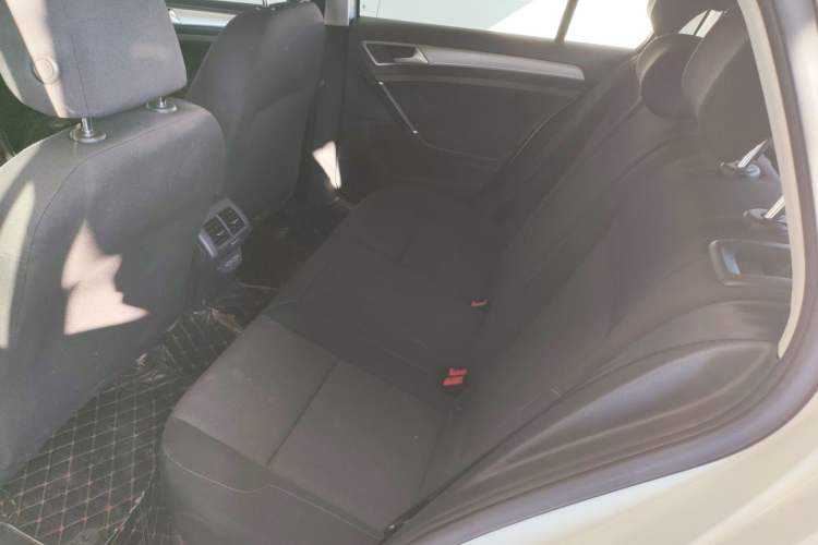 Used Volkswagen Golf 2019 200TSI DSG Comfort & Ambition Edition China VI Standard Left Rear Seat