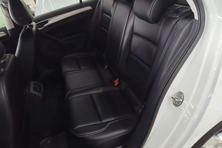 Used Volkswagen Golf 2019 1.6L Manual Fashion Edition China V Standard Left Rear Seat