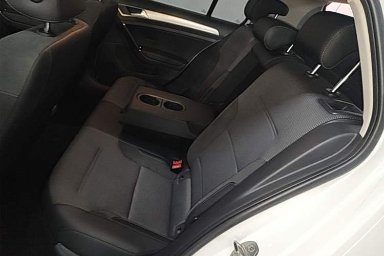 Used Volkswagen Golf 2019 1.6L Automatic Comfort Model China V Standard Left Rear Seat