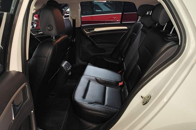 Used Volkswagen Golf 2019 1.6L Automatic Comfort Model China V Standard Left Rear Seat