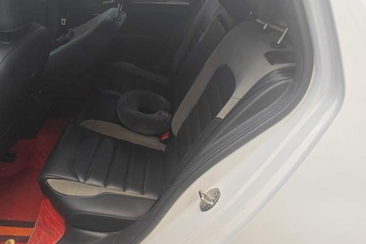 Used Volkswagen Golf 2019 280TSI DSG R-Line China VI Standard Left Rear Seat