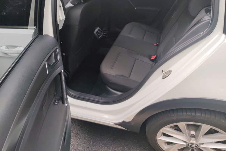 Used Volkswagen Golf 2019 1.8TSI Travel Edition Left Rear Seat