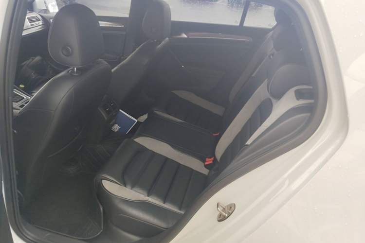 Used Volkswagen Golf 2019 280TSI DSG R-Line Model China V Standard Left Rear Seat