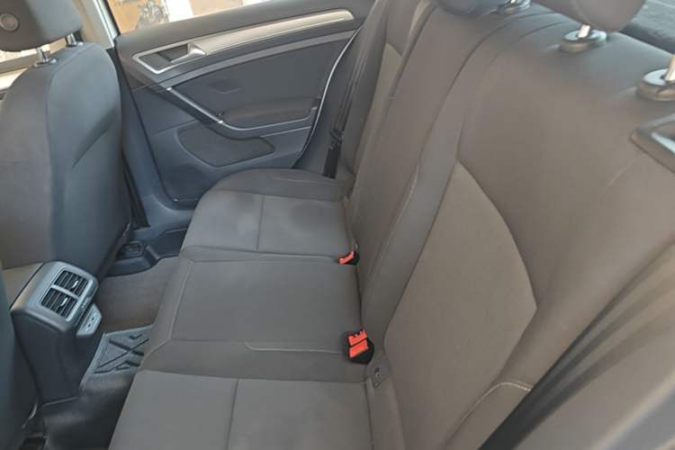 Used Volkswagen Golf 2019 200TSI DSG Comfort & Ambition Edition China VI Standard Left Rear Seat