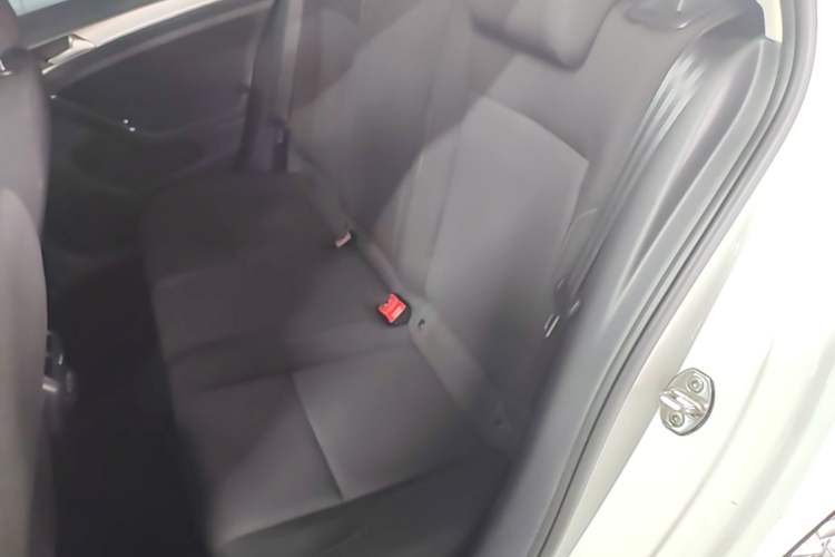 Used Volkswagen Golf 2019 200TSI DSG Comfort & Ambition Edition China VI Standard Left Rear Seat