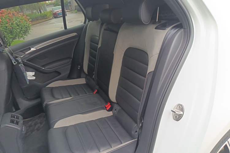 Used Volkswagen Golf 2019 280TSI DSG R-Line Model China V Standard Left Rear Seat