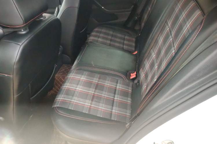 Used Volkswagen Golf 2019 1.8TSI Travel Edition Left Rear Seat
