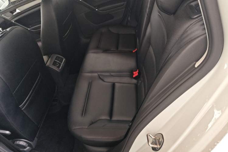Used Volkswagen Golf 2019 1.8TSI Travel Edition Left Rear Seat