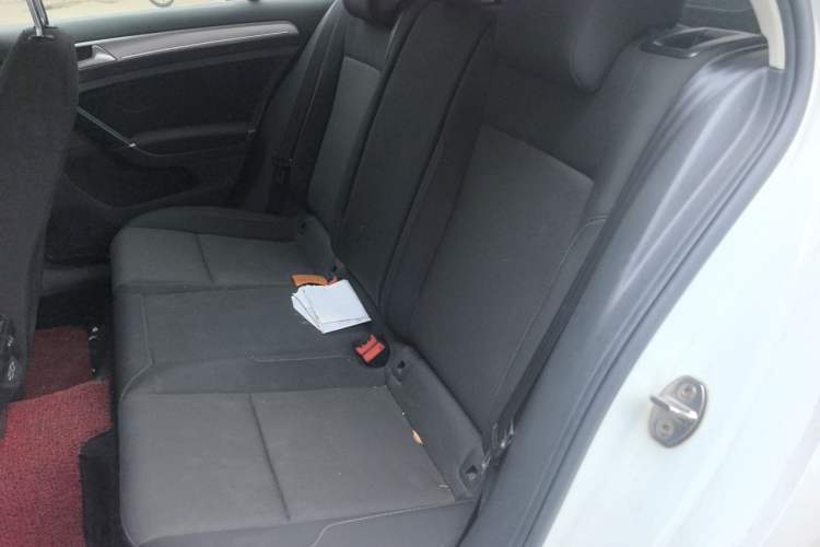 Used Volkswagen Golf 2019 200TSI DSG Comfort & Ambition Edition China VI Standard Left Rear Seat