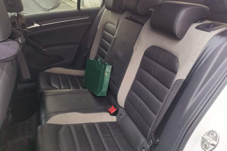 Used Volkswagen Golf 2019 280TSI DSG R-Line China VI Standard Left Rear Seat