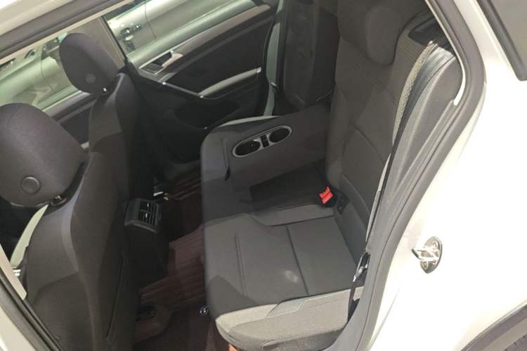 Used Volkswagen Golf 2019 1.8TSI Travel Edition Left Rear Seat