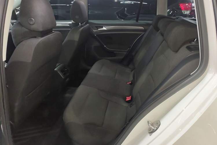 Used Volkswagen Golf 2019 1.8TSI Travel Edition Left Rear Seat